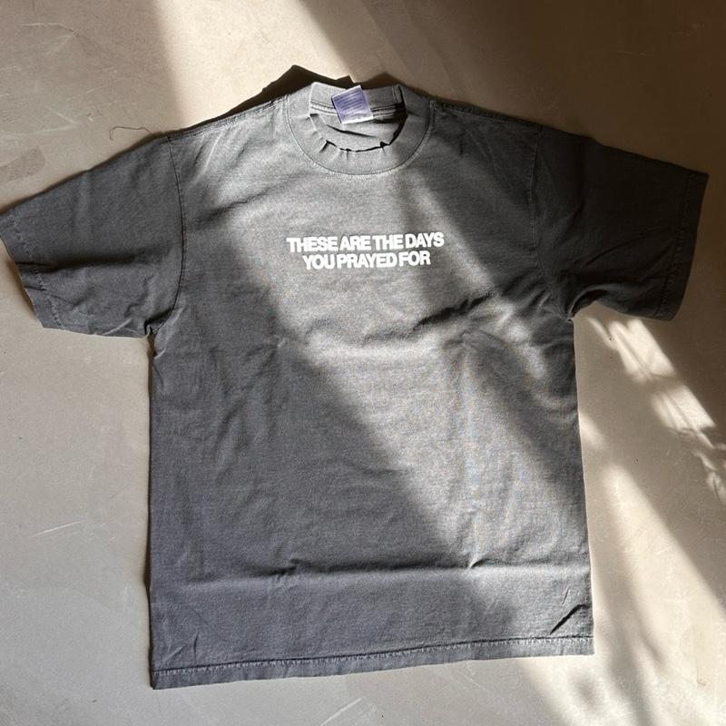 Hold Your Horses Heavy Tee